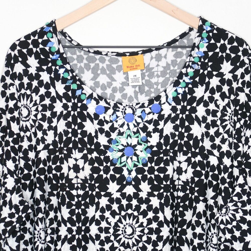 Ruby Rd. Womens Stretch Top Plus Size 2x Black White Geometric Embellished Flowy - Picture 5 of 8
